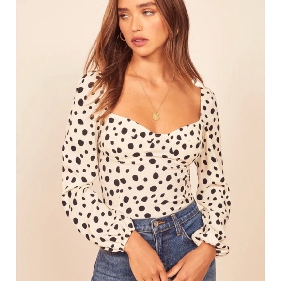 Reformation Tops - Reformation Reign Top in Ink Blot Size 2